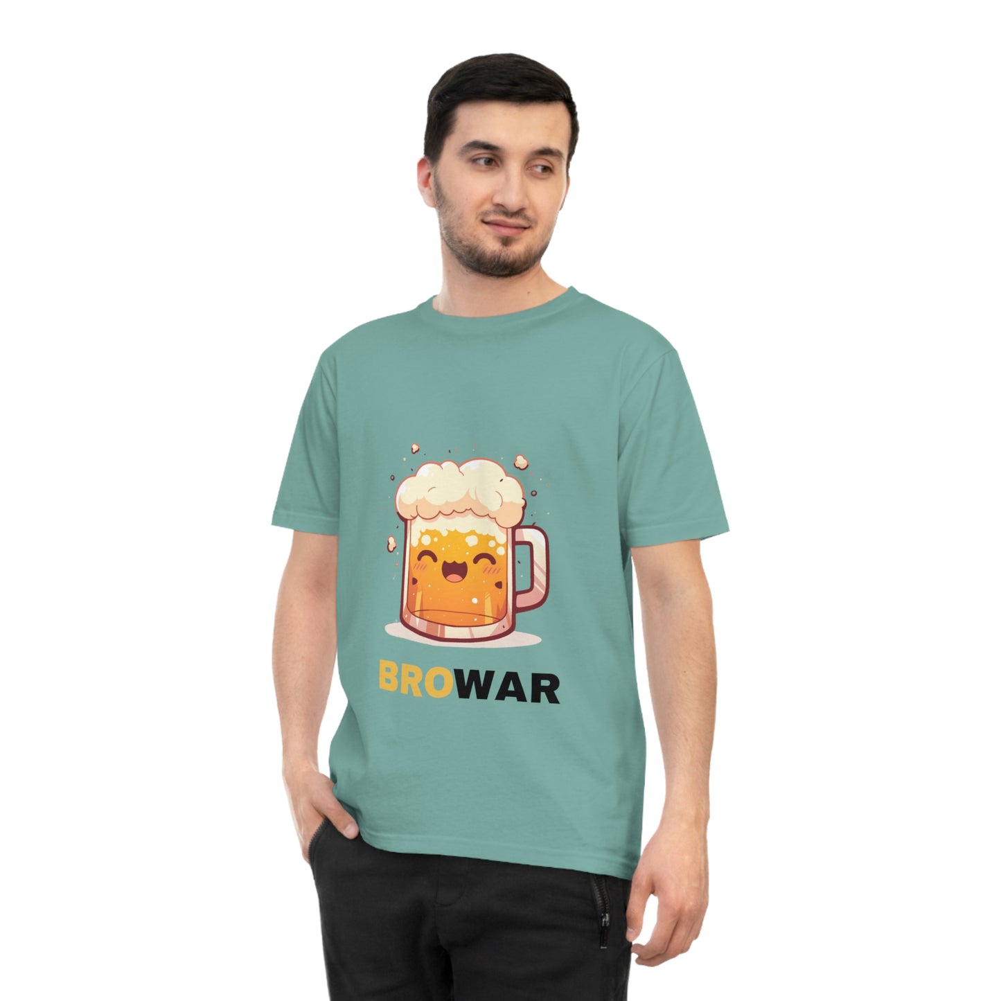 Zabawna koszulka z piwnym motywem — idealna na spotkania z kumplami, imprezy, urodziny albo po prostu na luzie na co dzień. Wzór: „BRO WAR”.